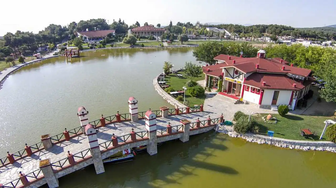 İzmir'de Belediye Parkları ve Yeşil Alanlar Rehberi