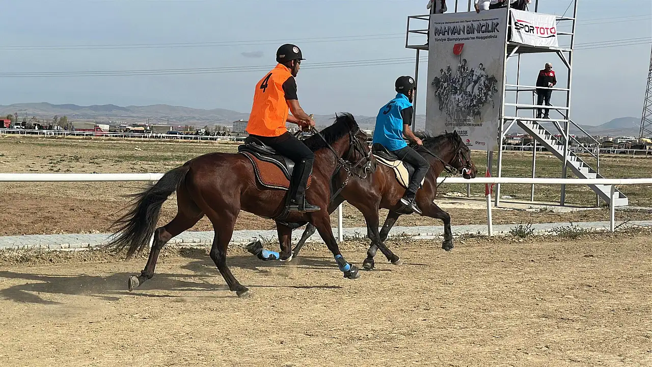 Afyonkarahisar'da Rahvan Binicilik Türkiye şampiyonası coşkusu