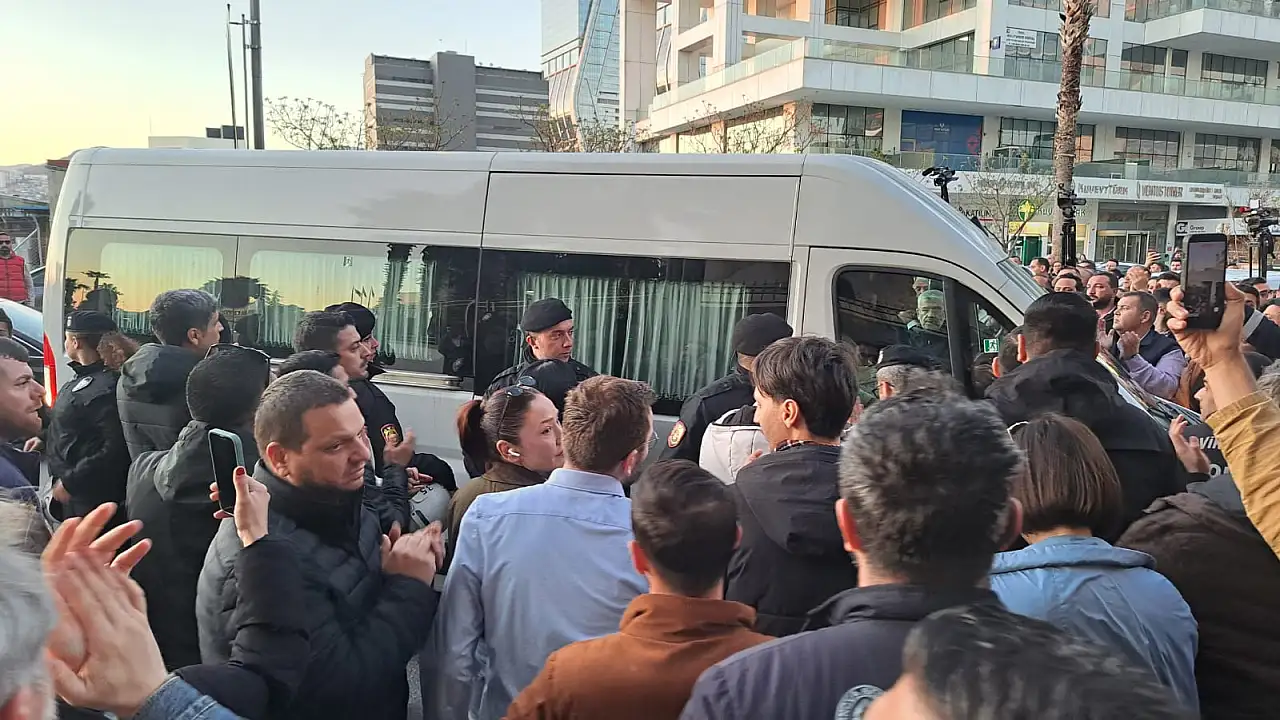 Başkan Eşki adliyeye getirildi, adliye önü karıştı