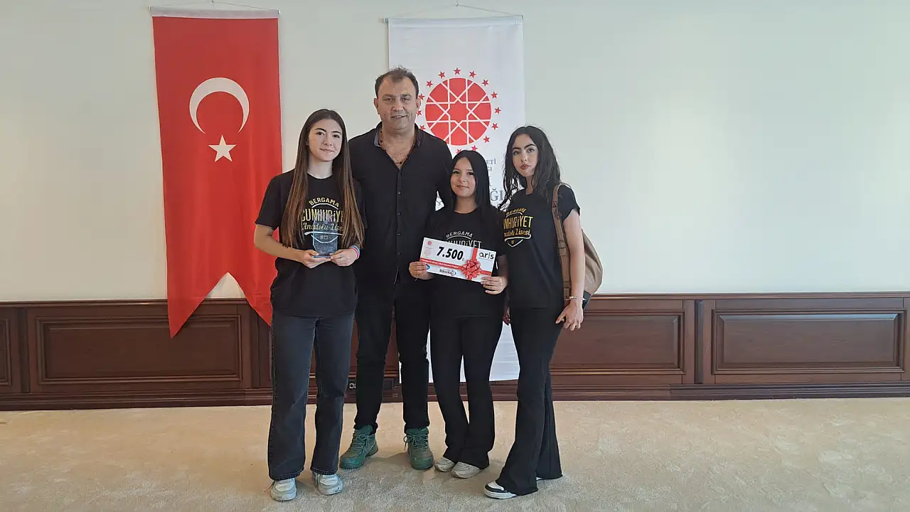 Yarınlara iz bırakan genç gazeteciler ödüllerine kavuştu