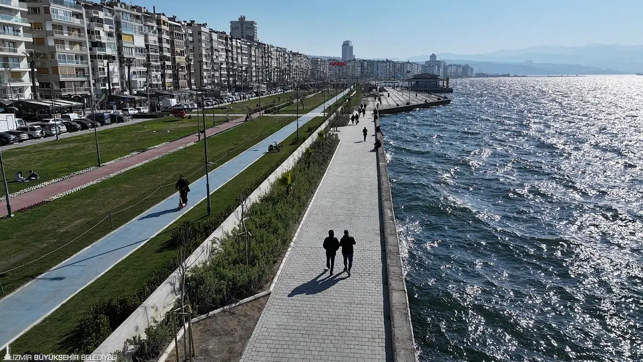 İzmir'de Belediye Parkları ve Yeşil Alanlar Rehberi