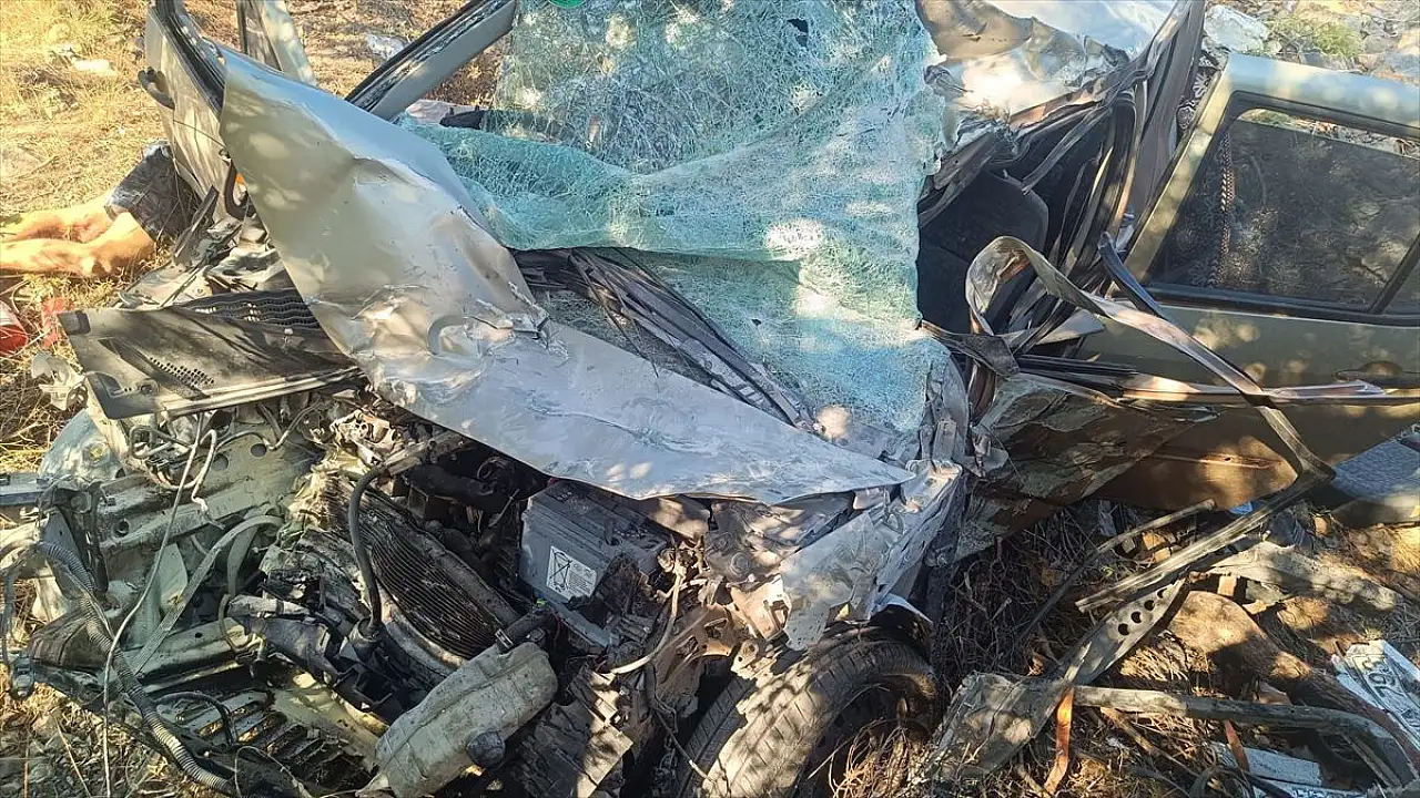 Gümüldür yolunda feci kaza:2 ölü
