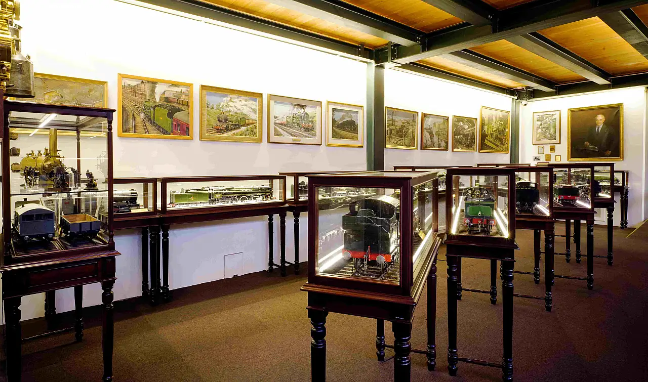 Modern demiryolu ulaşımının 200. yılı kutlanıyor.