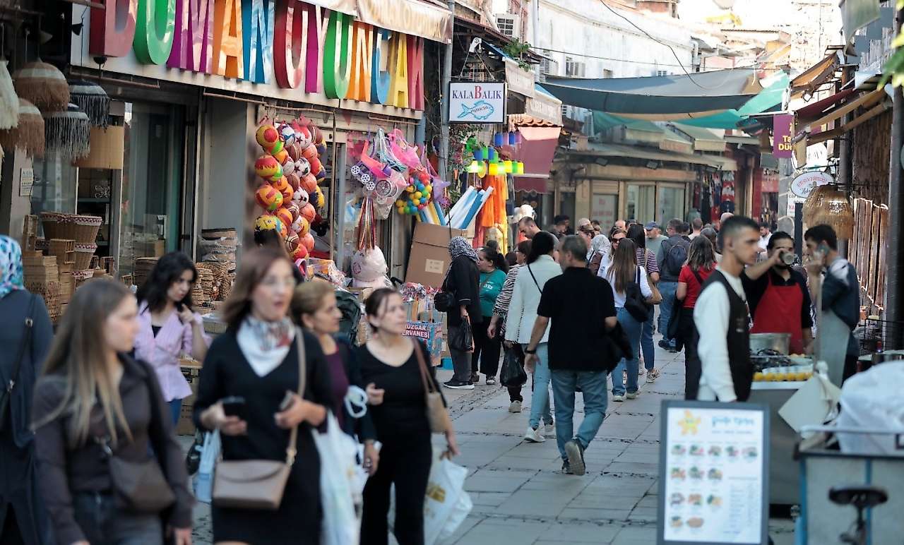 Kemeraltı Festivali esnafın yüzünü güldürdü