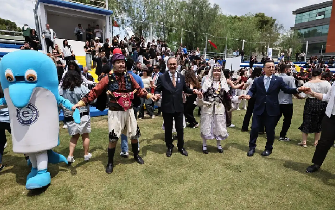 Kasapoğlu'ndan Ege Üniversitesi'nde gençlik ve vizyon mesajı