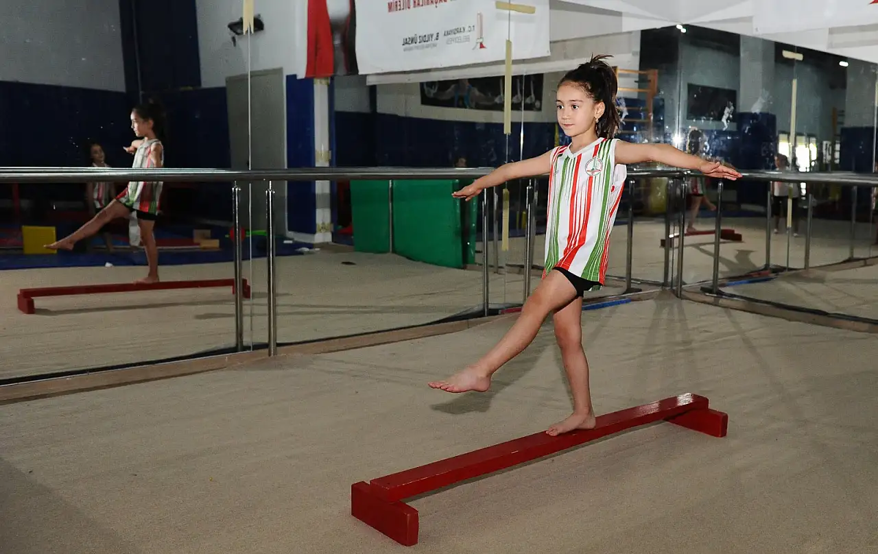 Karşıyaka'da çocuklar yazı sporla geçiriyor