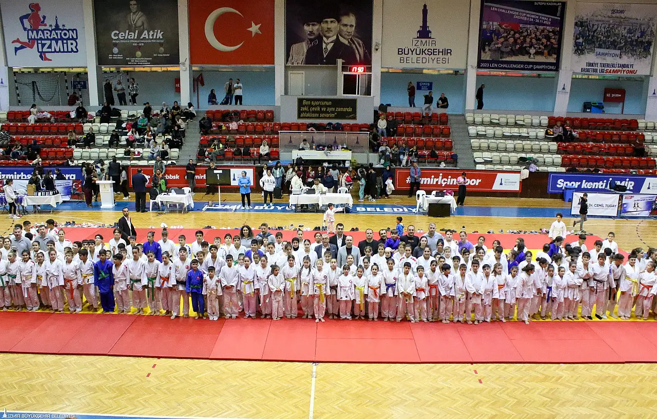 Minik sporcular Cumhuriyet coşkusunu sporla yaşadı