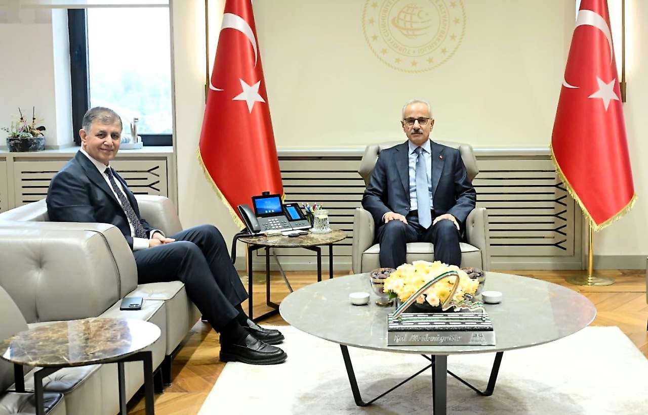 İzmir'in ikinci çevre yolu için kritik adım! Bakan Uraloğlu ekipleri kente gönderiyor