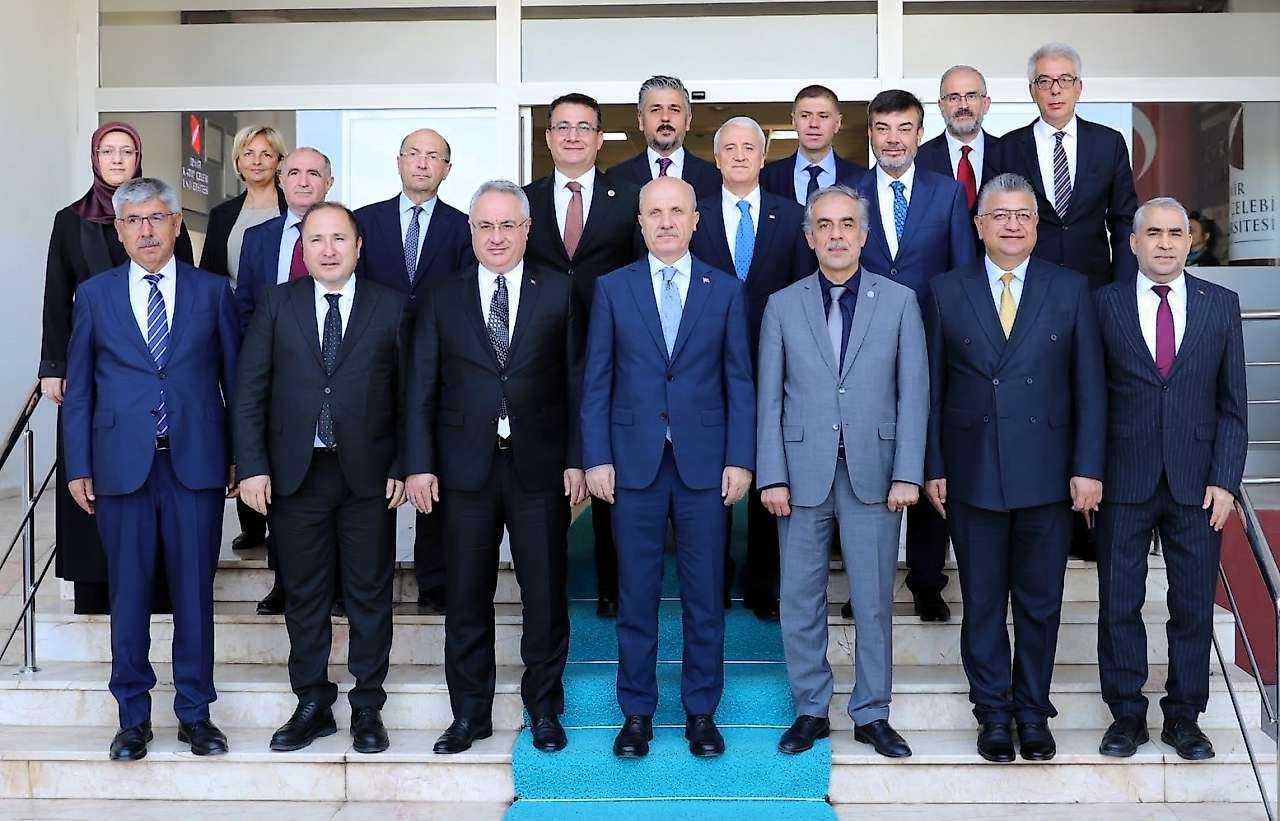 YÖK Başkanı Özvar'dan İzmir'de 'Terörsüz Türkiye' ve yapay zeka mesajı