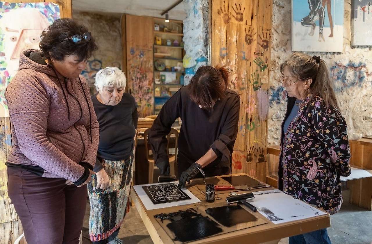 Üzümlü'de sanat sahneye sığmadı, hayata karıştı