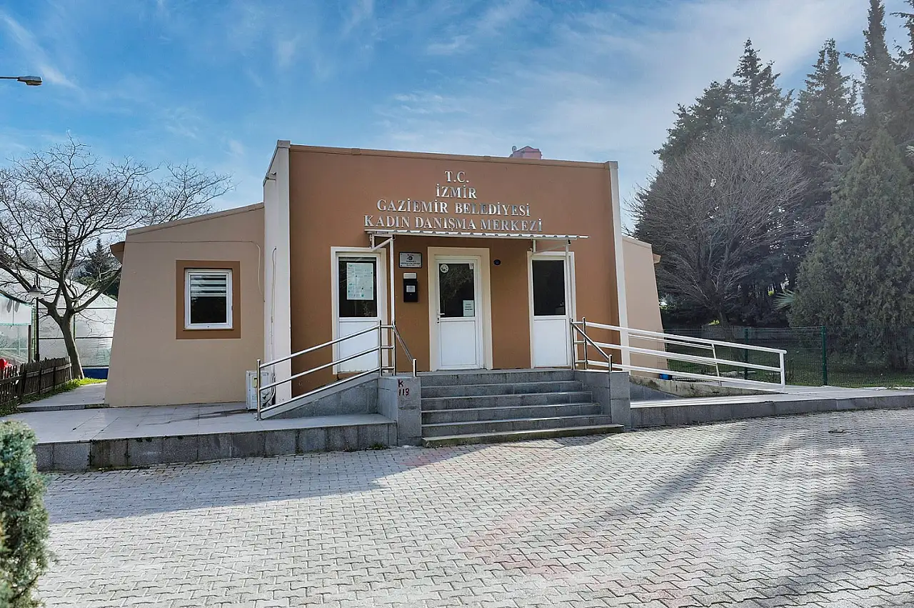 İzmir'de Kadın Danışma merkezleri ve sunulan destekler