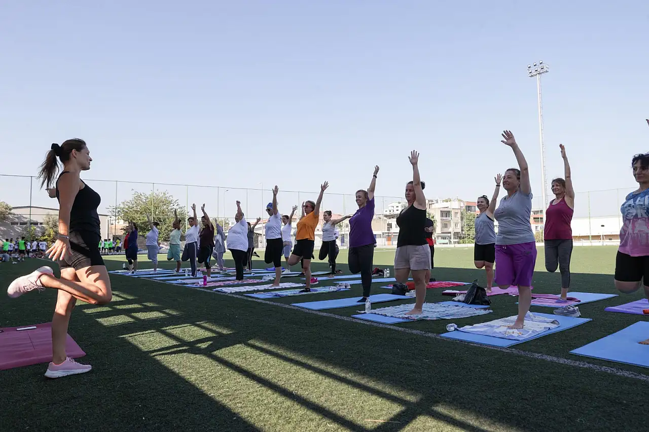 Bucalı kadınlardan ücretsiz yoga kurslarına yoğun ilgi