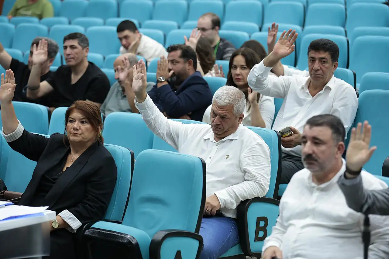 Konak'ta temizlik seferberliğine meclisten oybirliğiyle destek