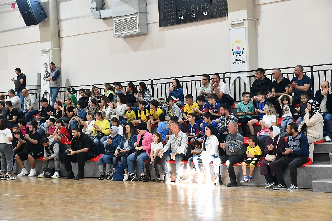 Çiğli'de Cumhuriyet coşkusu Futsal turnuvasıyla zirveye ulaştı