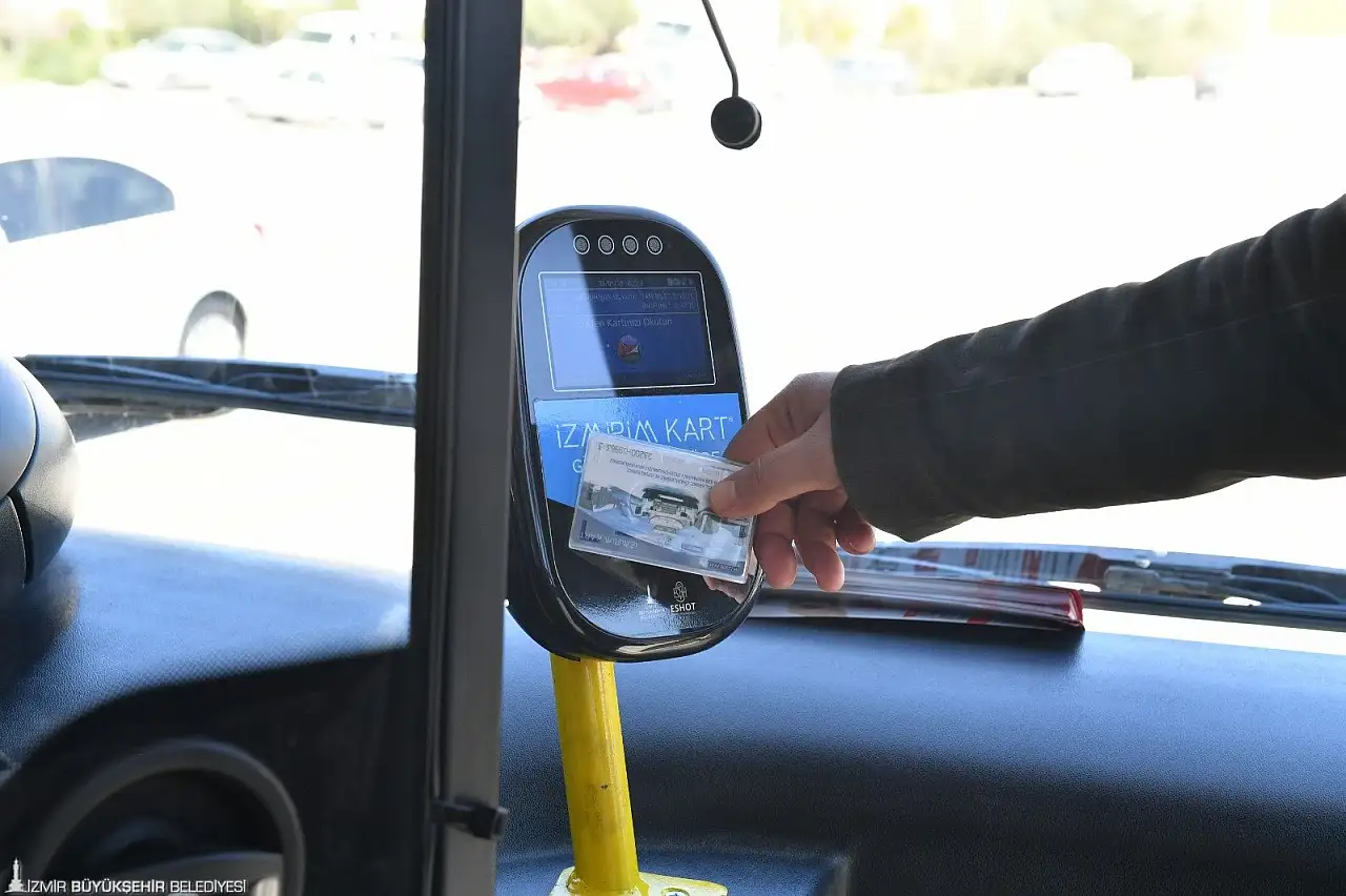 İzmir'de Genç İzmirim kart dönemi başlıyor