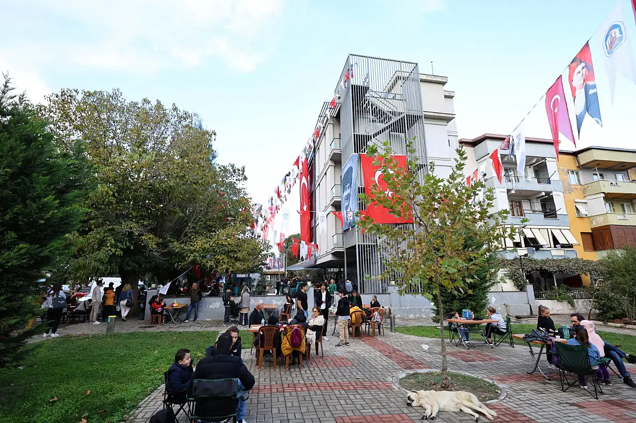 Efes Selçuk'ta 'Ataya Saygı' satranç turnuvası coşkusu başladı