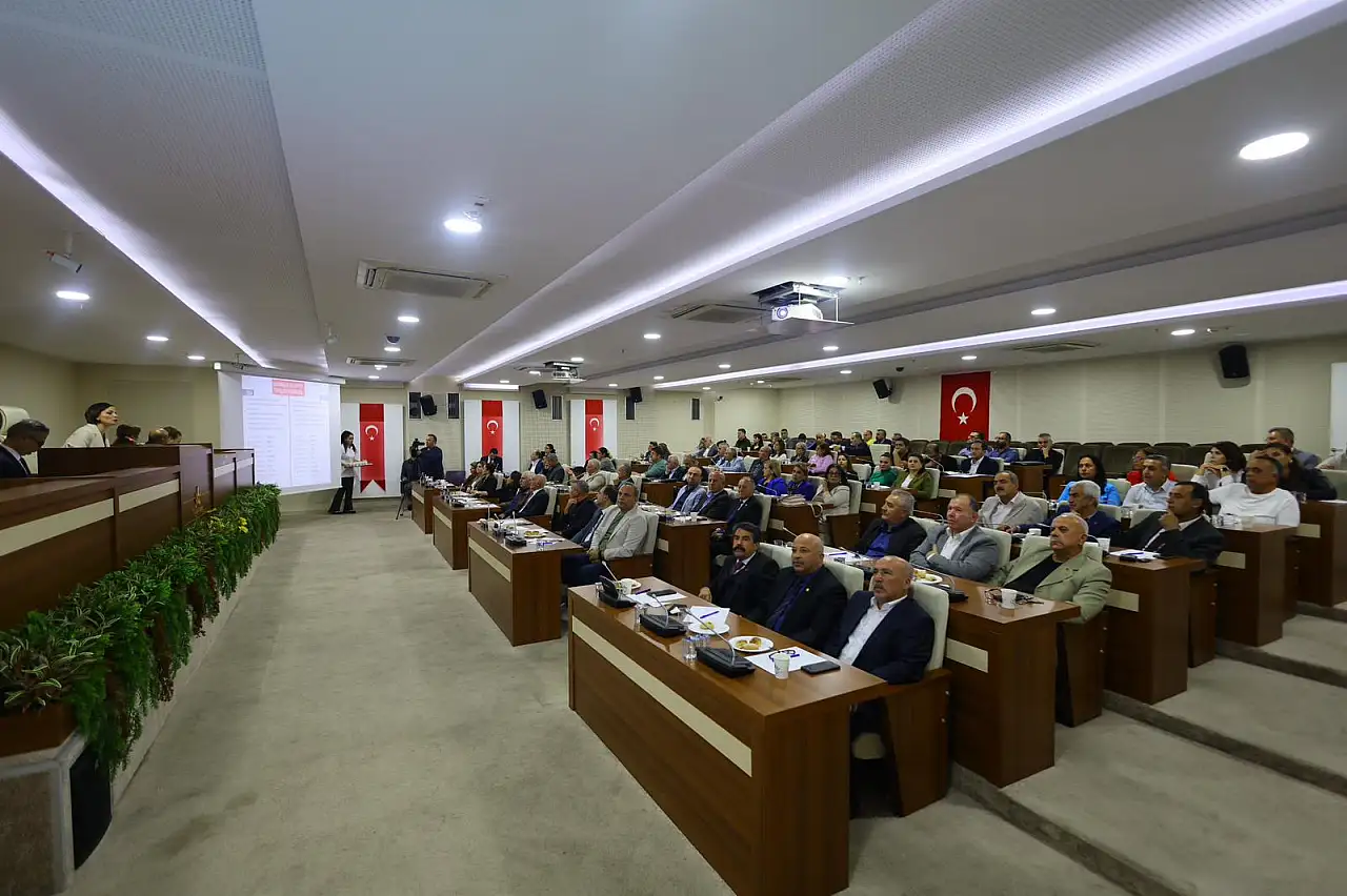 Karabağlar belediye başkanı Helil Kınay Muhtarlarla Buluştu