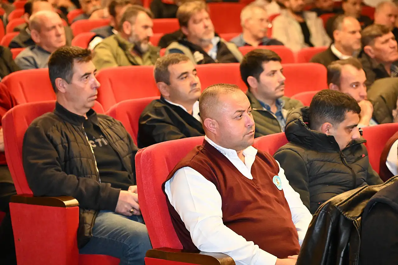 Manisa Büyükşehir Belediyesi'nden toplu taşıma sürücülerine 'Nezaket ve Müşteri Memnuniyeti' eğitimi