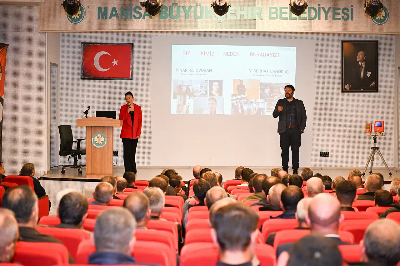 Manisa Büyükşehir Belediyesi'nden toplu taşıma sürücülerine 'Nezaket ve Müşteri Memnuniyeti' eğitimi