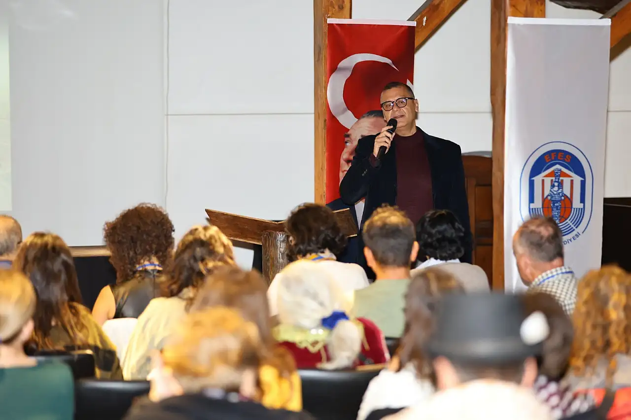 Efes Selçuk'ta herakleitos ve İoanna Kuçuradi Felsefe günleri başladı