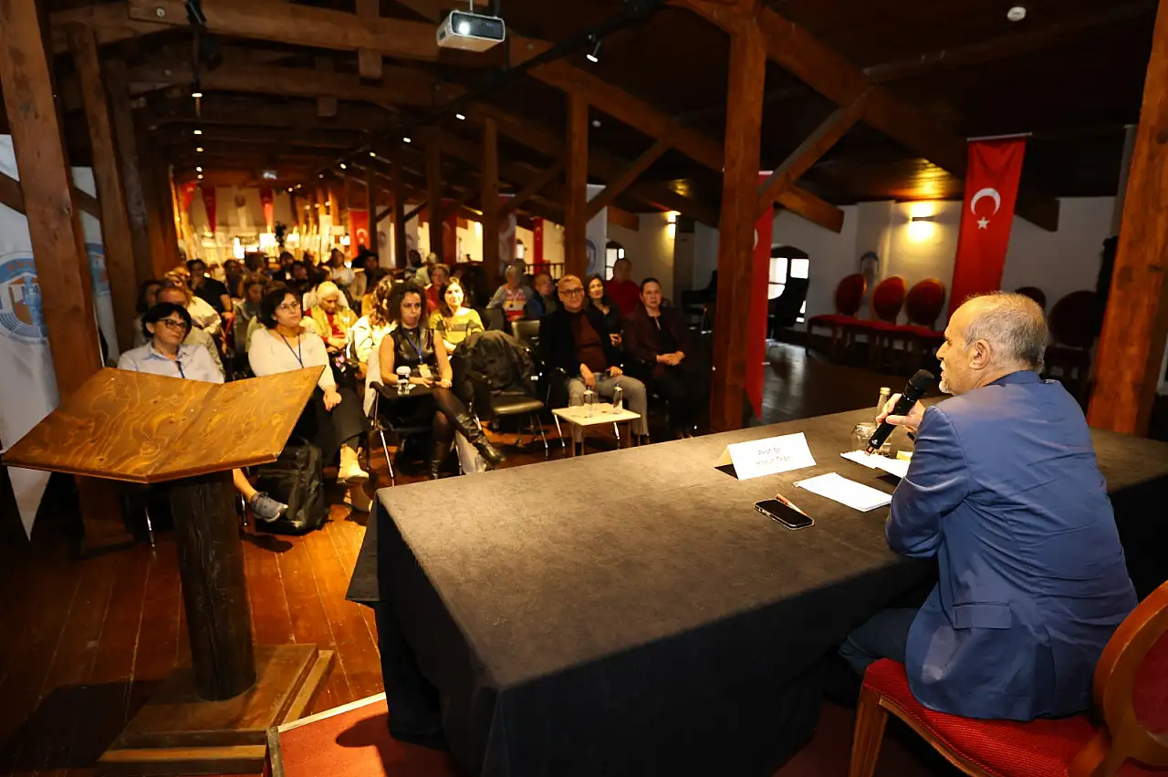 Efes Selçuk'ta herakleitos ve İoanna Kuçuradi Felsefe günleri başladı