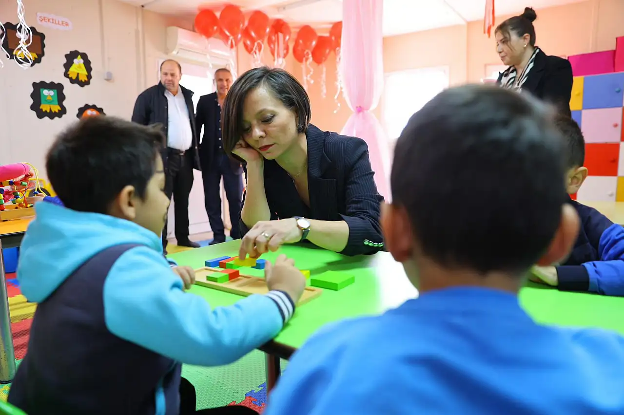 Karabağlar'da 3. Ücretsiz oyun akademisi Esendere ahallesinde hizmete açıldı