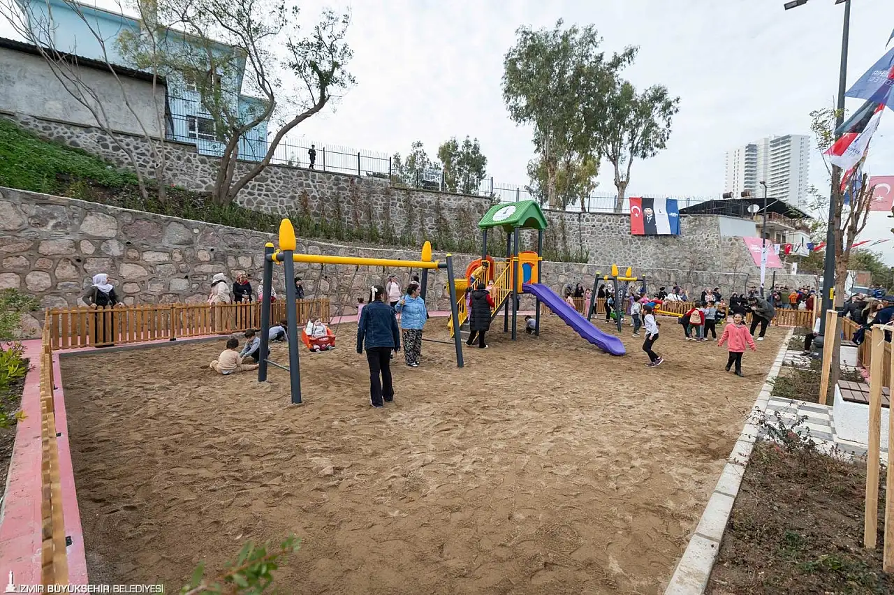 Güzel İzmir hareketi Ballıkuyu'ya yeni park kazandırdı