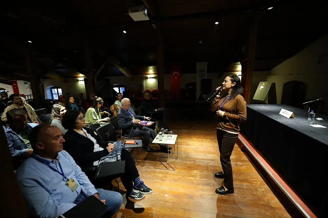 Efes Selçuk'ta Felsefe günleri devam ediyor: Demokrasi ve adalet felsefenin merceğinde