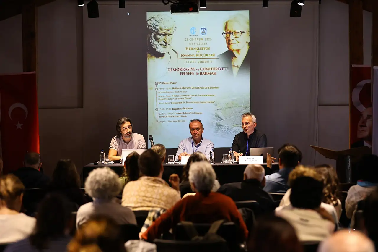 Efes Selçuk'ta Felsefe günleri devam ediyor: Demokrasi ve adalet felsefenin merceğinde