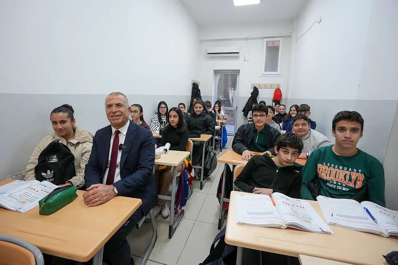 Gaziemir Belediyesi öğrencilere ücretsiz eğitim desteği sunuyor