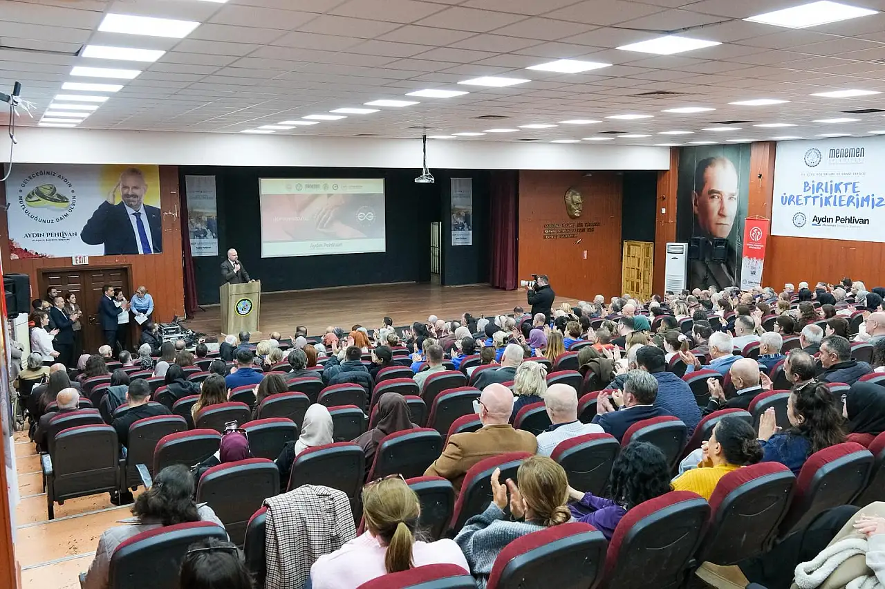 Menemen Belediyesi'nden yaşlılara büyük hizmet: HEP yanında projesi hayata geçti