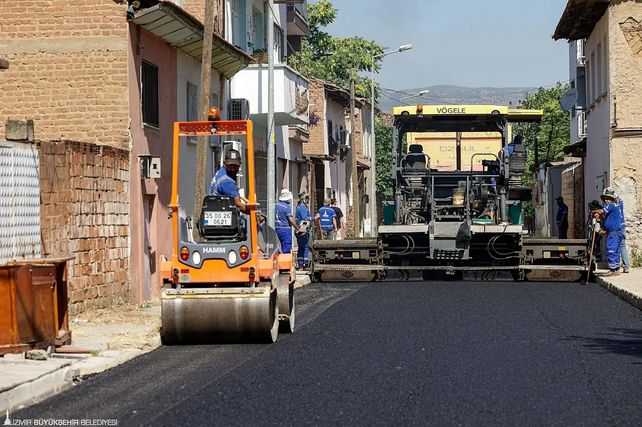 Büyükşehir'den Küçük Menderes hamlesi: 3 ayda 16 kilometre yol yenilendi
