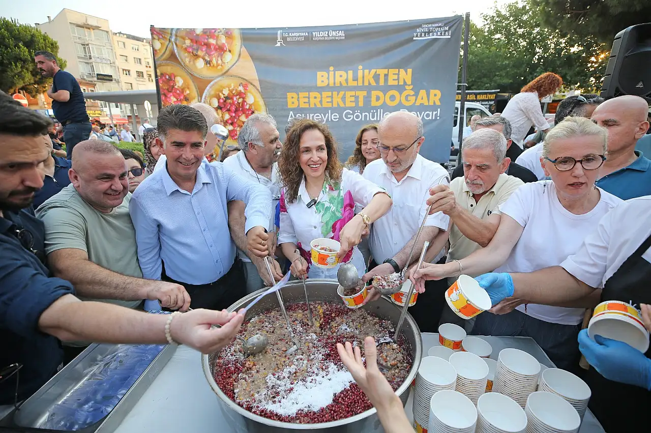 Karşıyaka aşurenin bereketini paylaştı