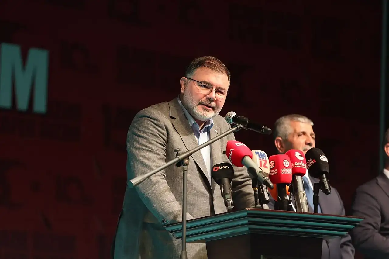 İzmir'de 15 Temmuz anmasına yoğun katılım
