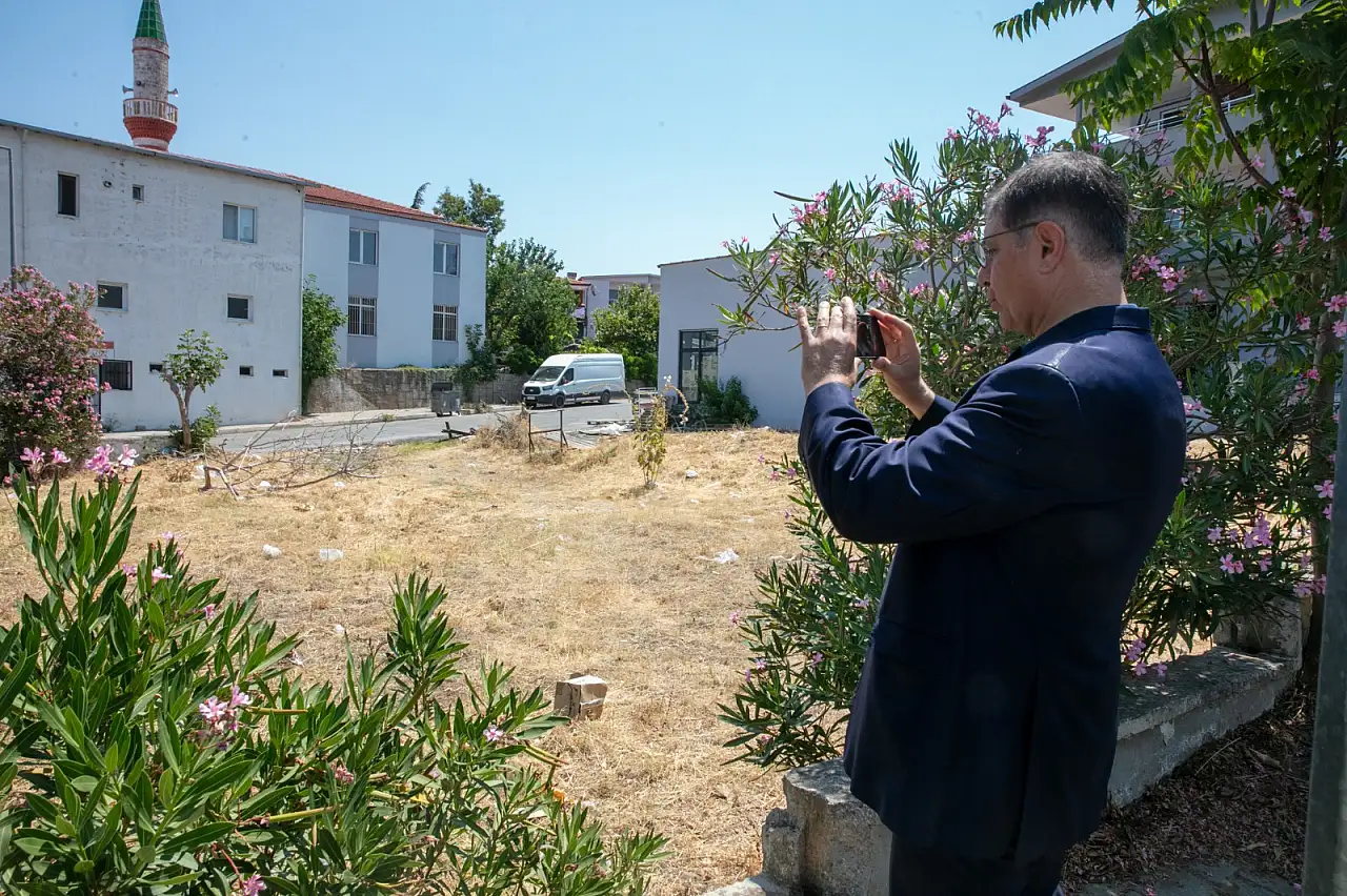 Başkan Tugay Çarşıya İndi!