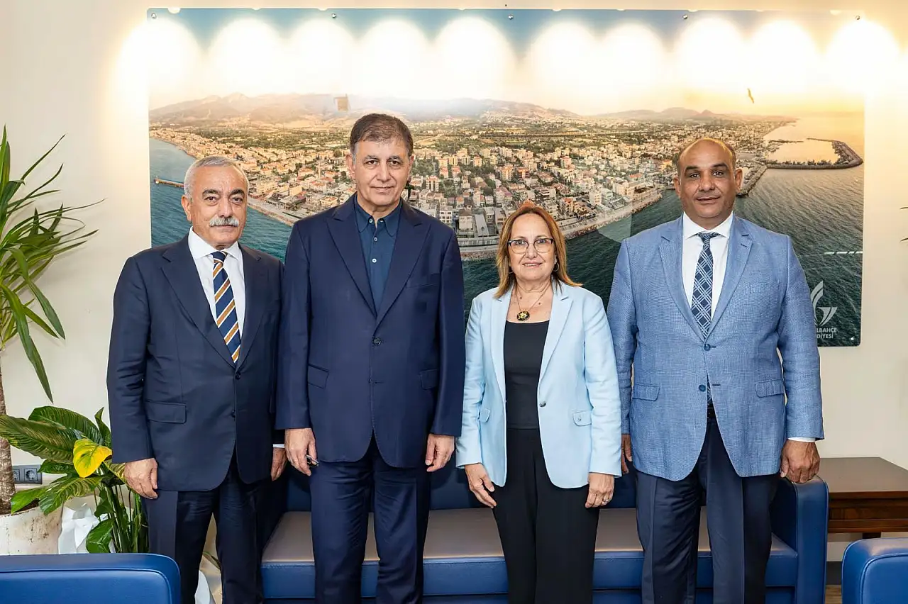 Başkan Tugay Çarşıya İndi!