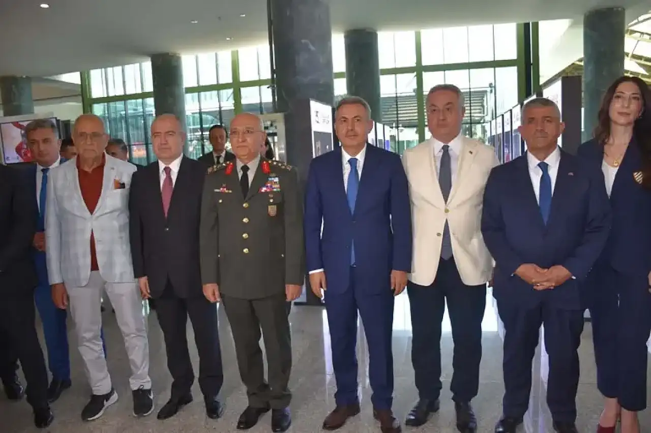 15 Temmuz'un sembol kareleri İzmir'de
