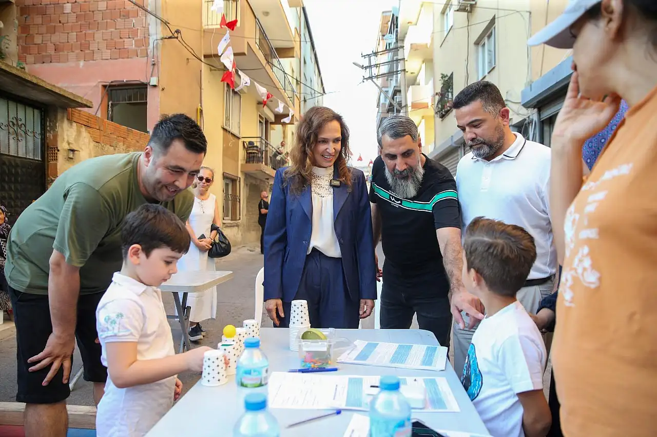 Karşıyaka'da sokaklar çocuklara kaldı