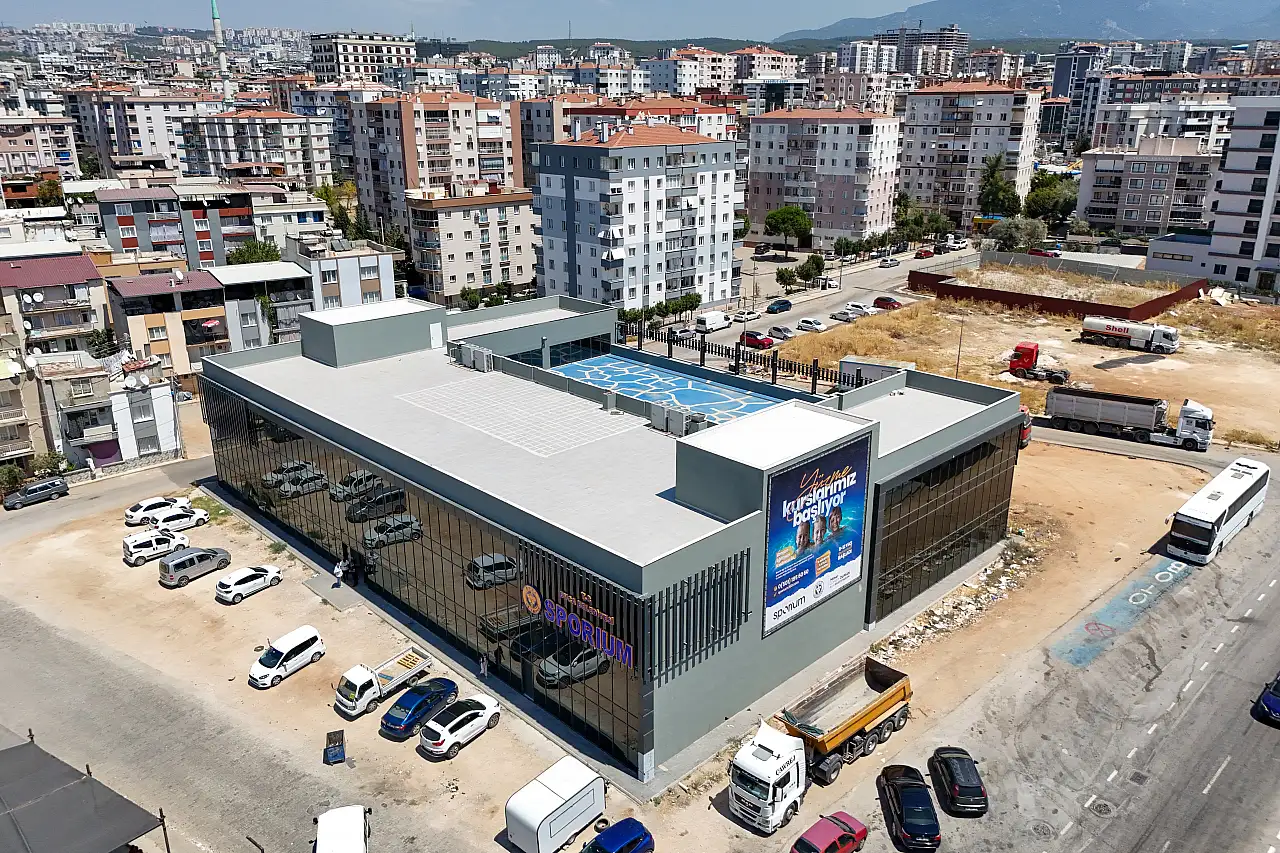 Buca'nın yıldızı sporium yüzme kurslarıyla açıldı