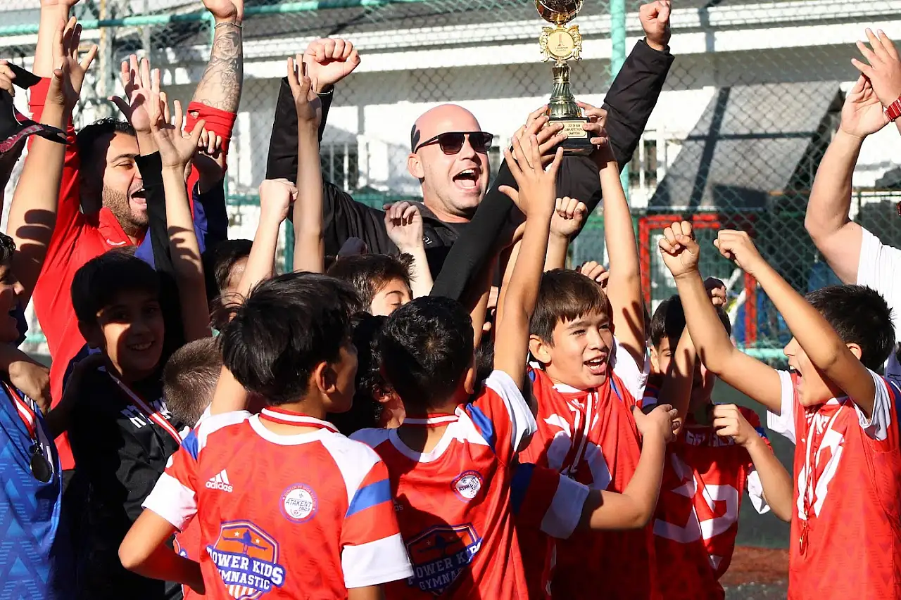 Atatürk'ün çocukları Cumhuriyet kupasında buluştu