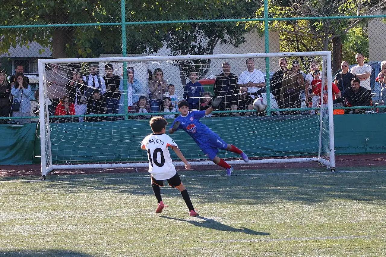 Atatürk'ün çocukları Cumhuriyet kupasında buluştu