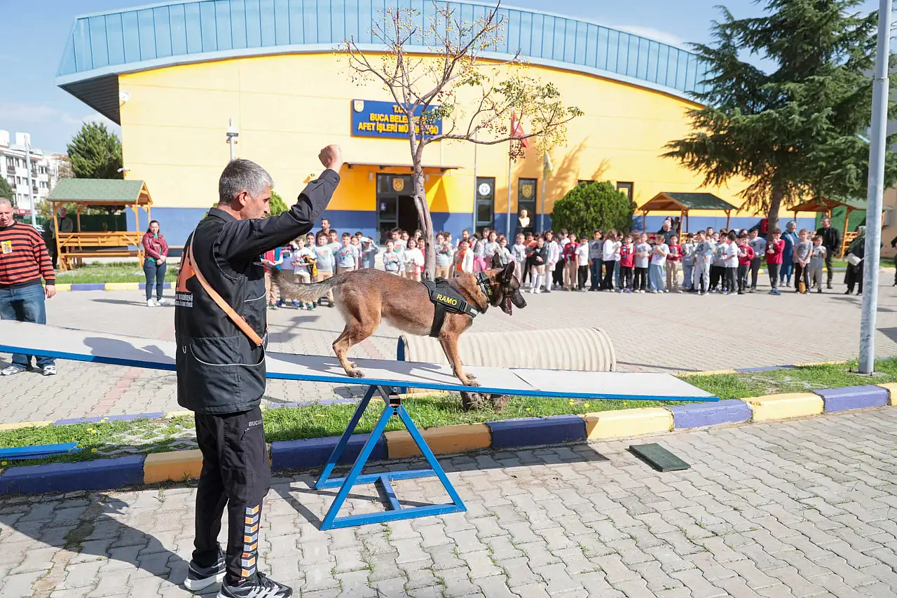 Buca Belediyesi'nden afetlere karşı kesintisiz farkındalık eğitimi
