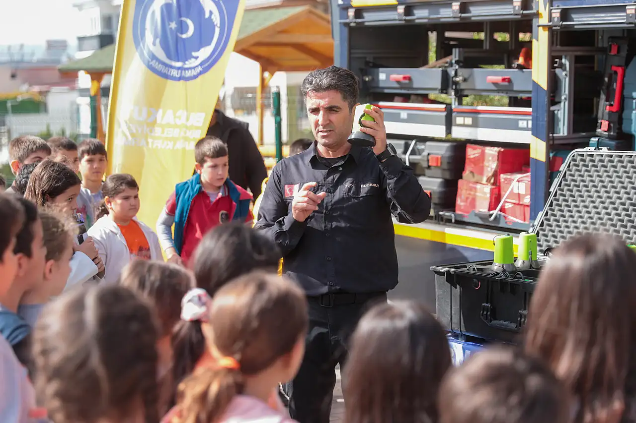 Buca Belediyesi'nden afetlere karşı kesintisiz farkındalık eğitimi