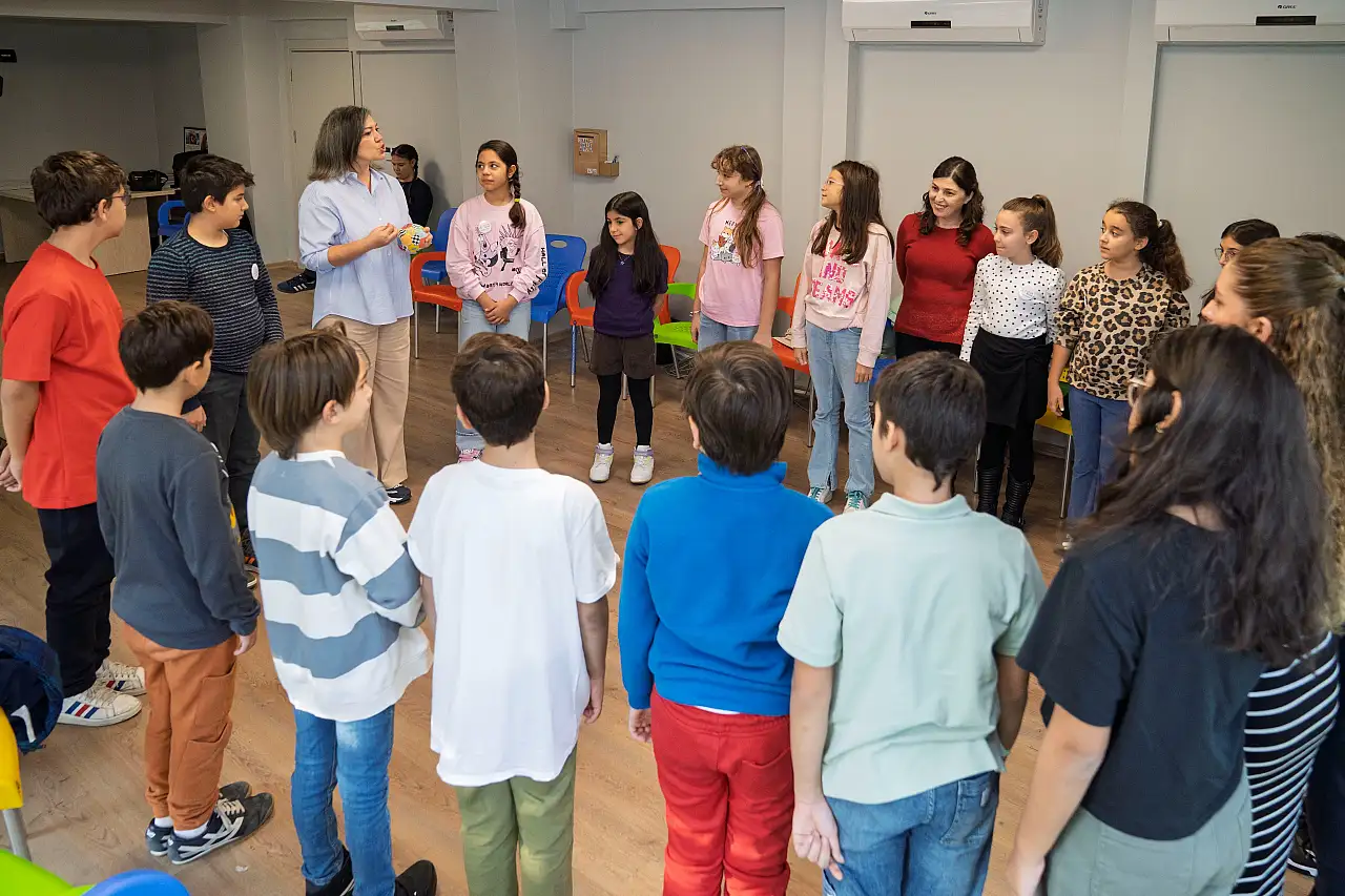 İzmir Büyükşehir Belediyesi çocuk meclisi yeni döneme başladı