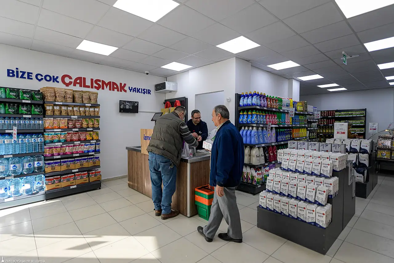 İZMAR'ın 15'inci mağazası Gültepe'de hizmete açıldı