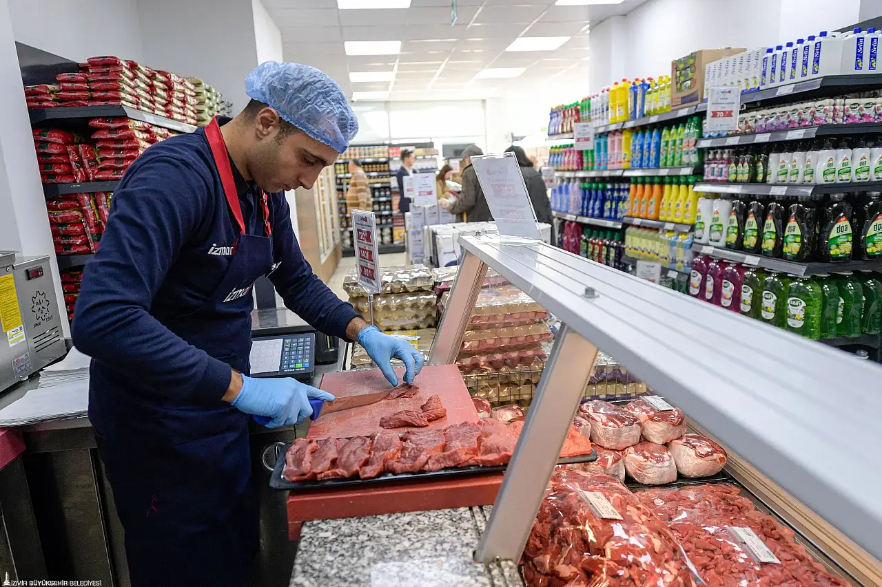 İZMAR'ın 15'inci mağazası Gültepe'de hizmete açıldı