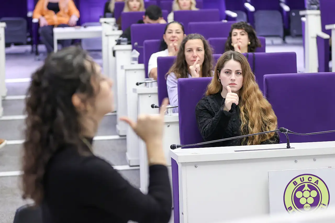 Buca Belediyesi eersoneline işaret dili eğitimi: Engelsiz hizmet için yeni adım