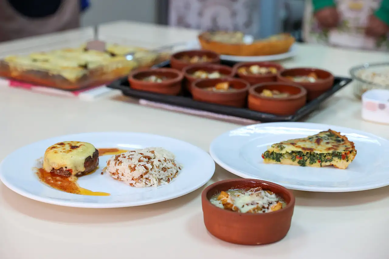 Evka-1 semt evinde kadınlar dünya lezzetlerini keşfediyor