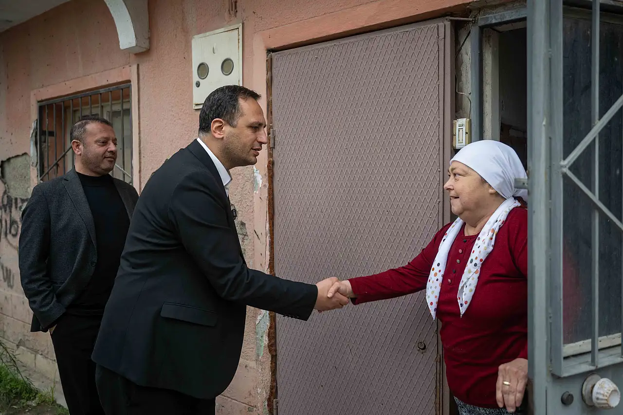 Esnaf ve vatandaşlarla birebir görüşme