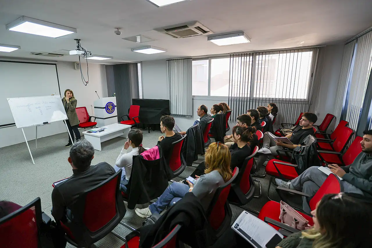 Buca'da Rusça öğrenme fırsatı